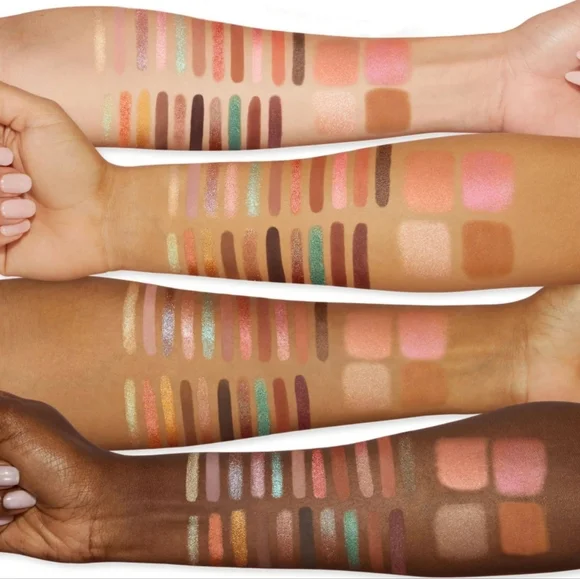 TOO FACED Merry Merry Makeup Palette - Picture 4 of 8